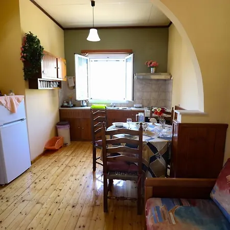 Apartment Antigone *