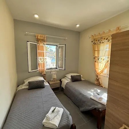 Apartment Antigone *